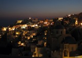 Oia night lights * 800 x 578 * (57KB)